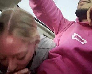 tiktok babe blows me during car ride 😜
